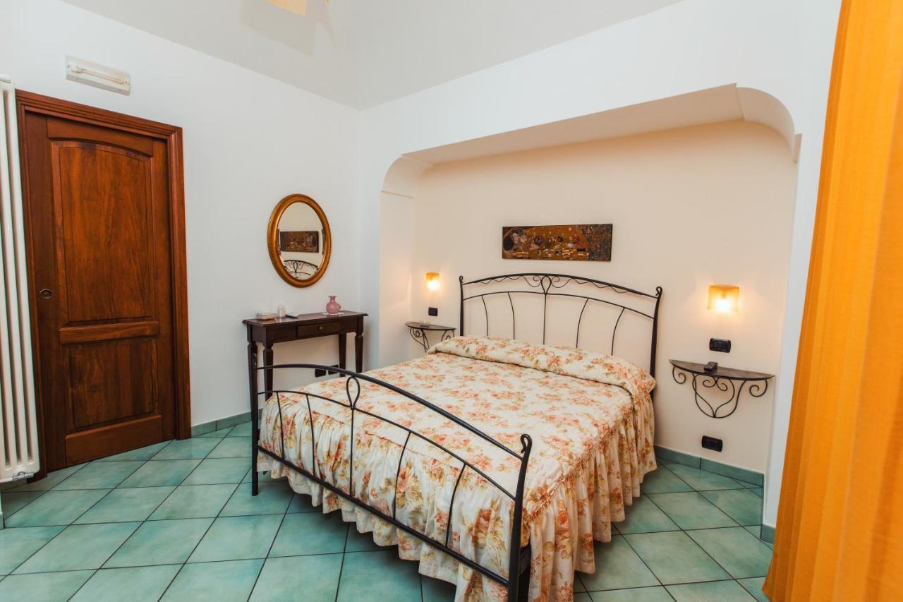 Hotel Roccia Fiorita Furore Zewnętrze zdjęcie